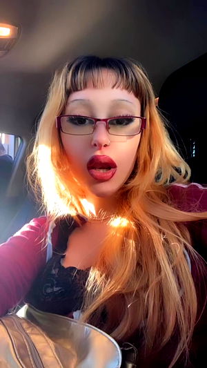 manic__sexdoll